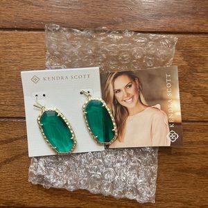 New Kendra Scott Ella green earrings